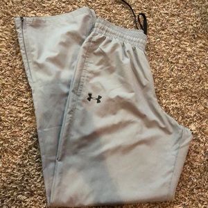 Men’s Small Under Armour Windbreakers